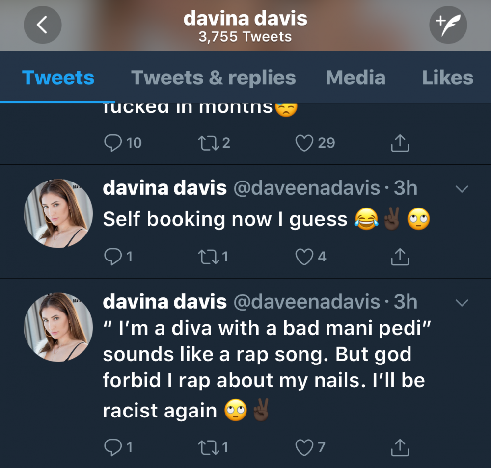 Twitter Suspends Davina Davis S Twitter Account After 3 Day Racist Tweet Spree