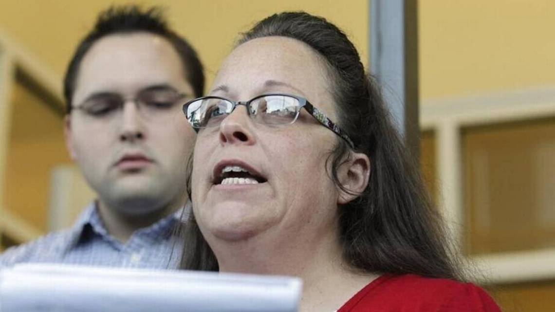Supreme Court: Kim Davis' Fight Against Same Sex Marriage - 5cr18sg