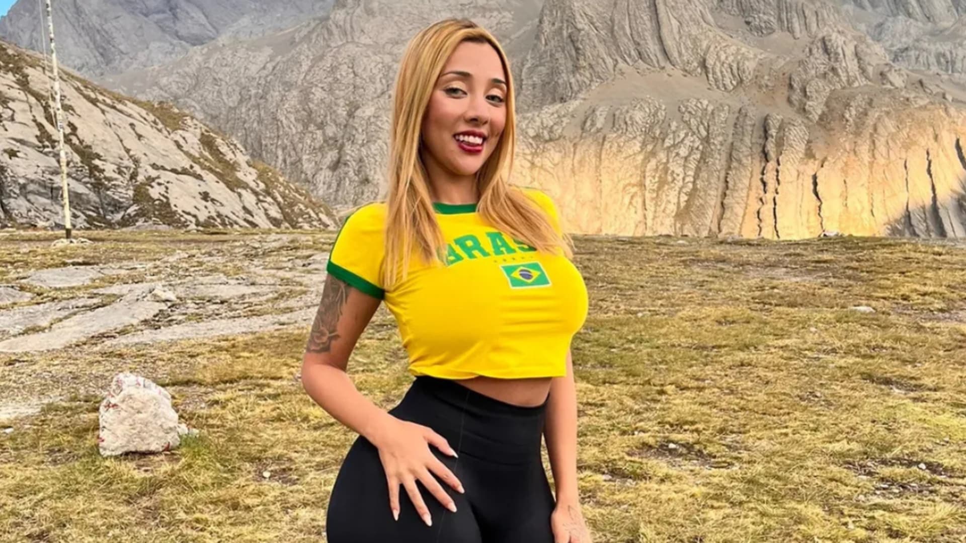 Vitoria Beatriz - Witness Ultimate Orgasm with Big Ass Brazilian Porn Star